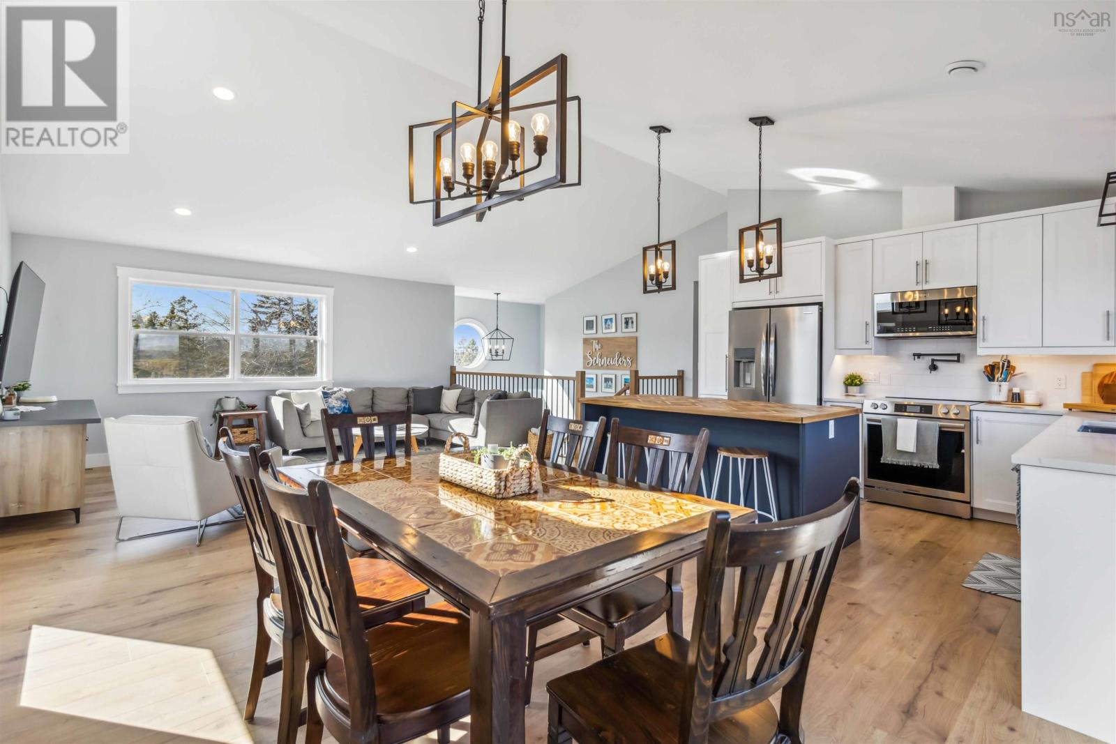35 Maggies Landing Property Photo 10