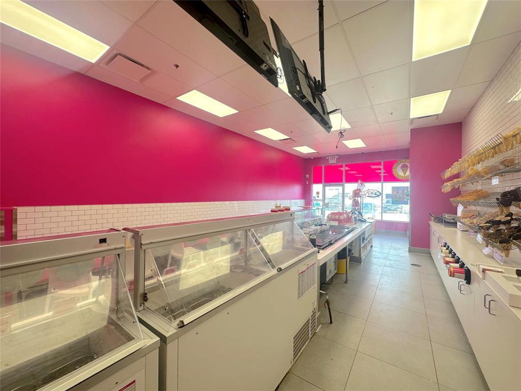 180 1600 Kenaston Boulevard Property Photo 4