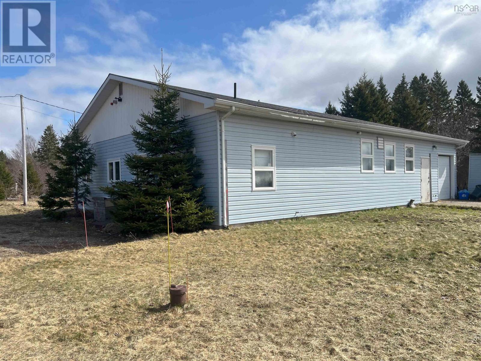 6858 Highway 105 Property Photo 2