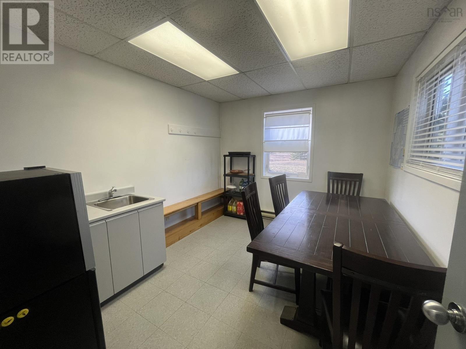 6858 Highway 105 Property Photo 8