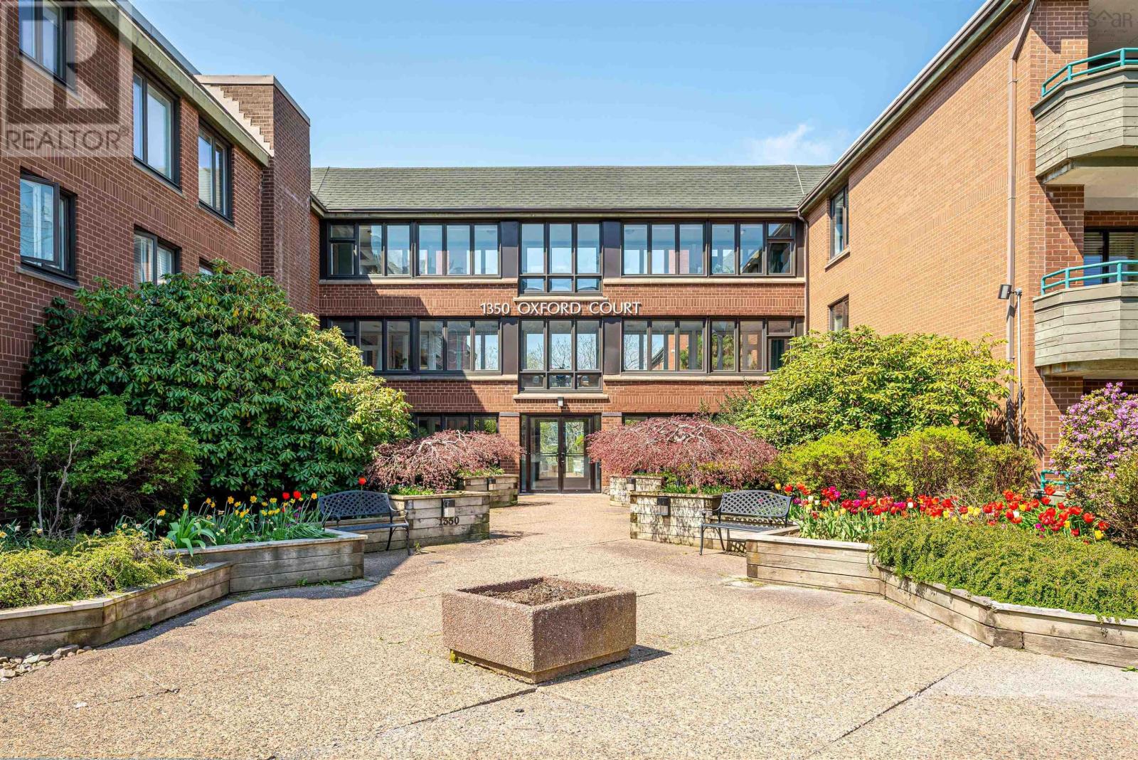 112 1350 Oxford Street Property Photo 1