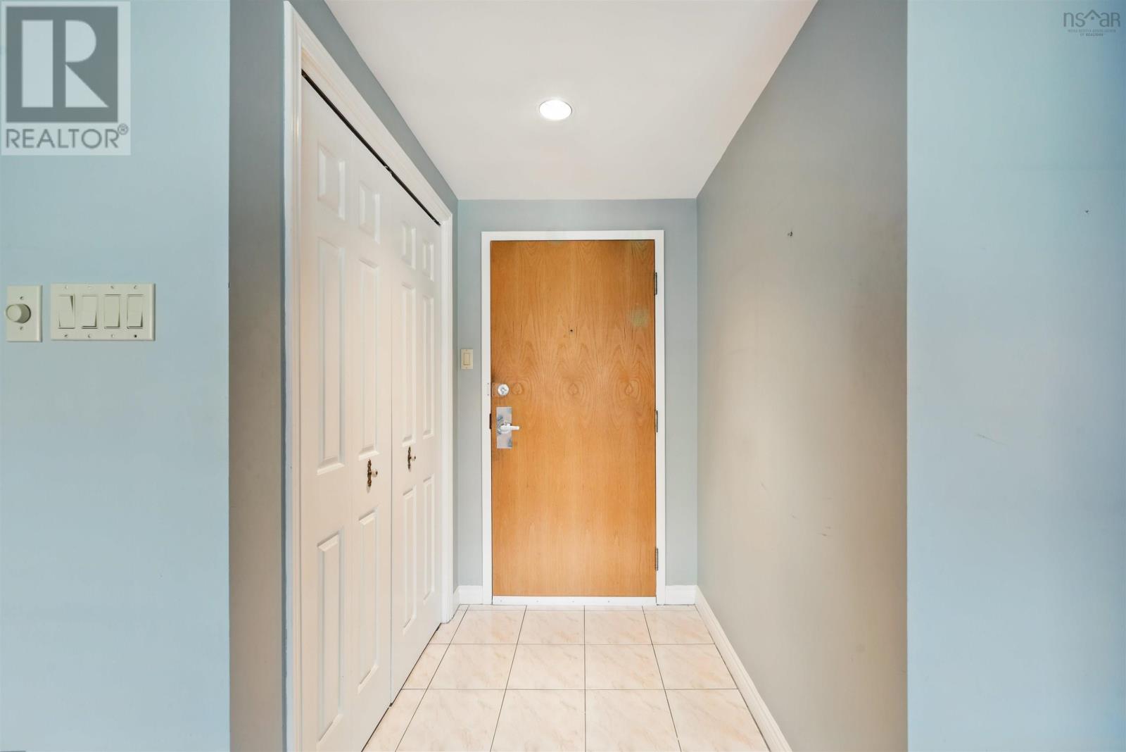 112 1350 Oxford Street Property Photo 16