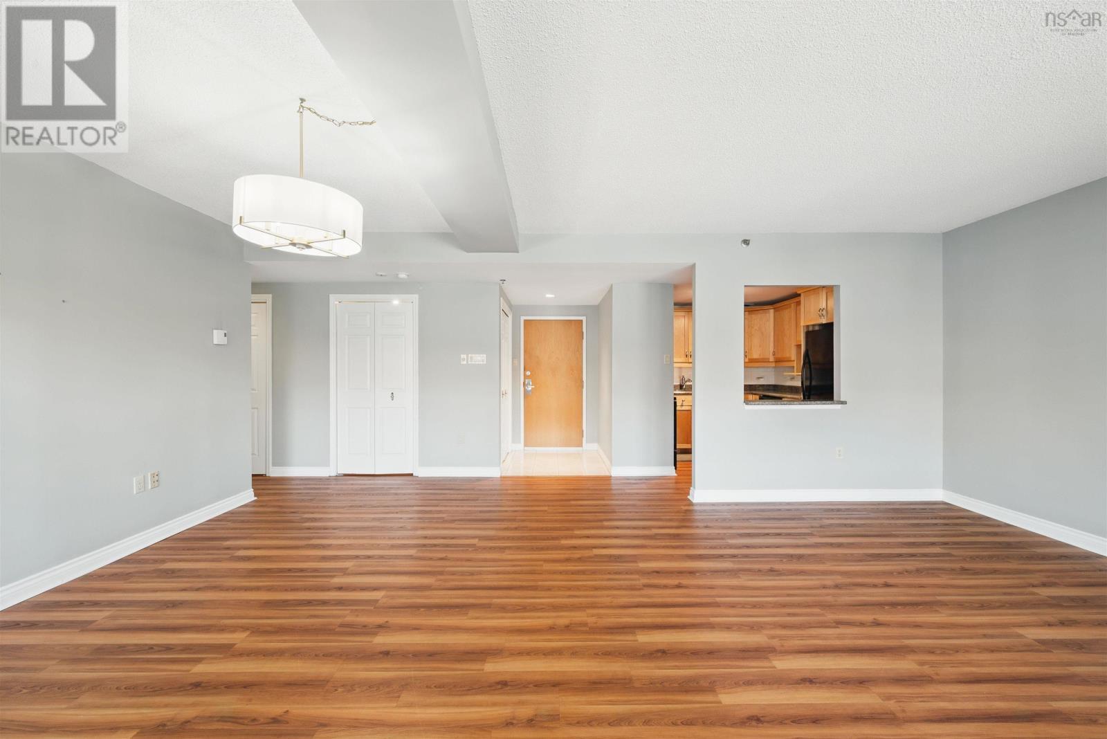 112 1350 Oxford Street Property Photo 26