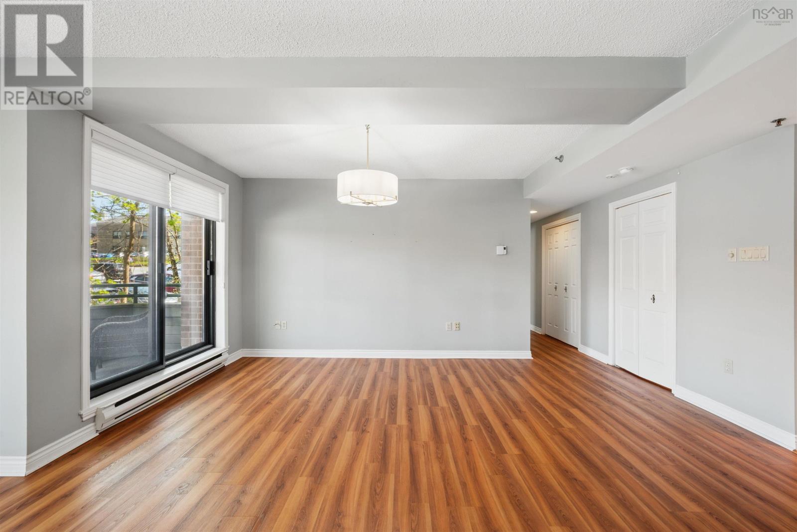 112 1350 Oxford Street Property Photo 27