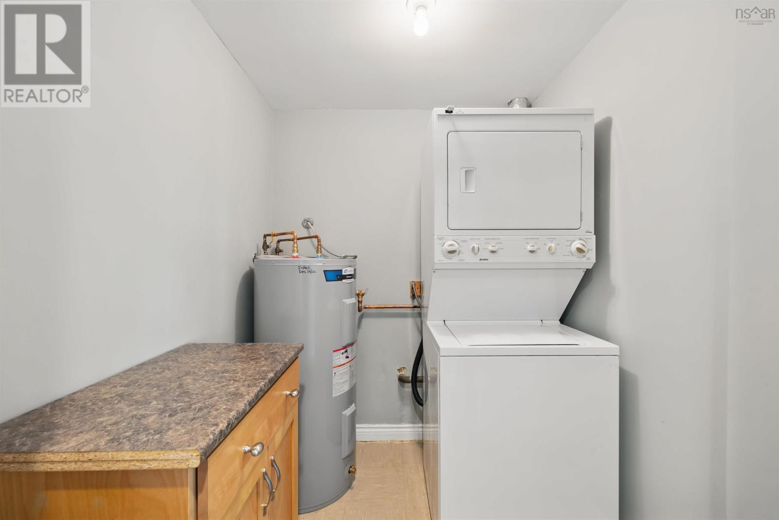 112 1350 Oxford Street Property Photo 31
