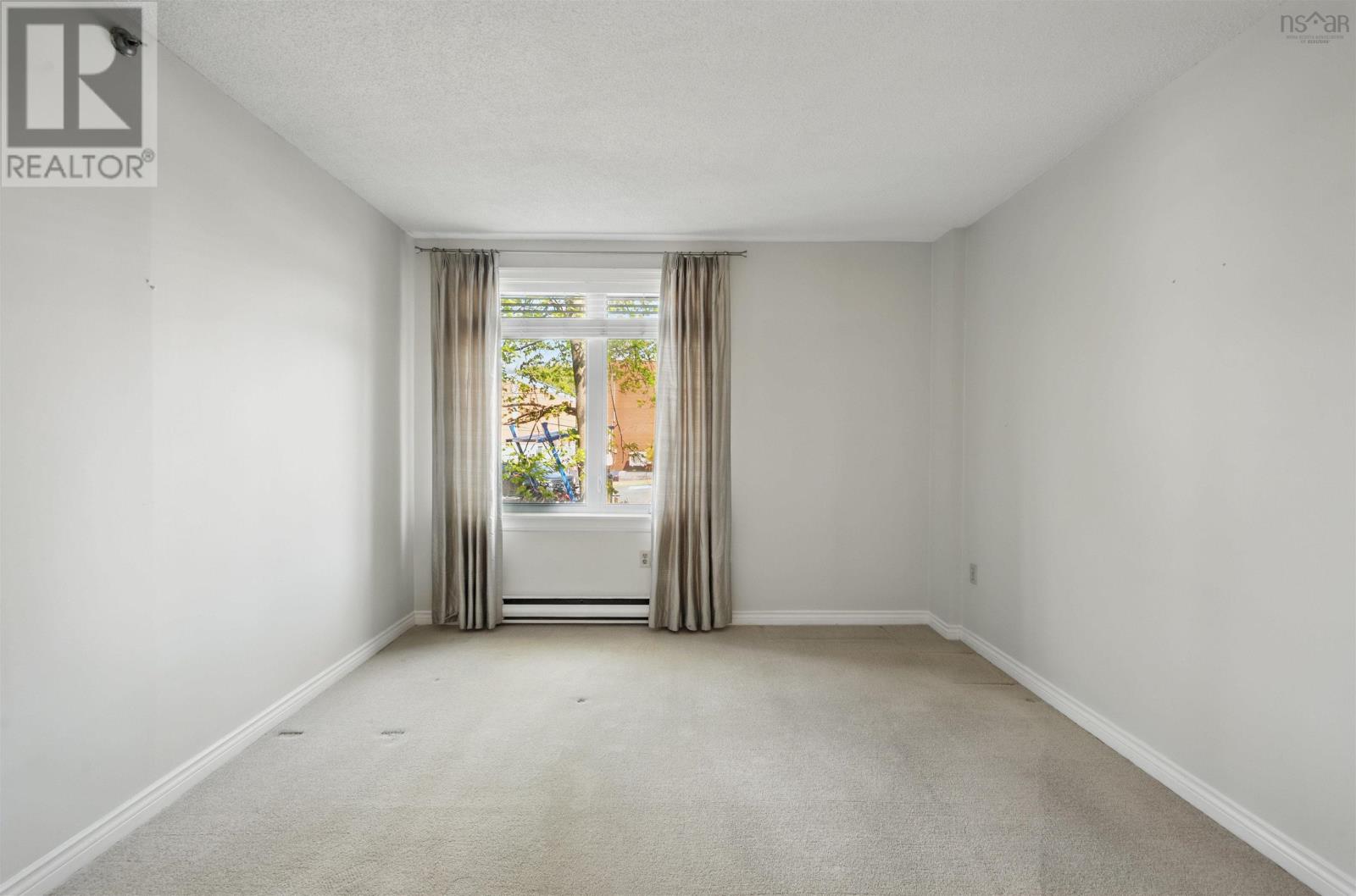 112 1350 Oxford Street Property Photo 39