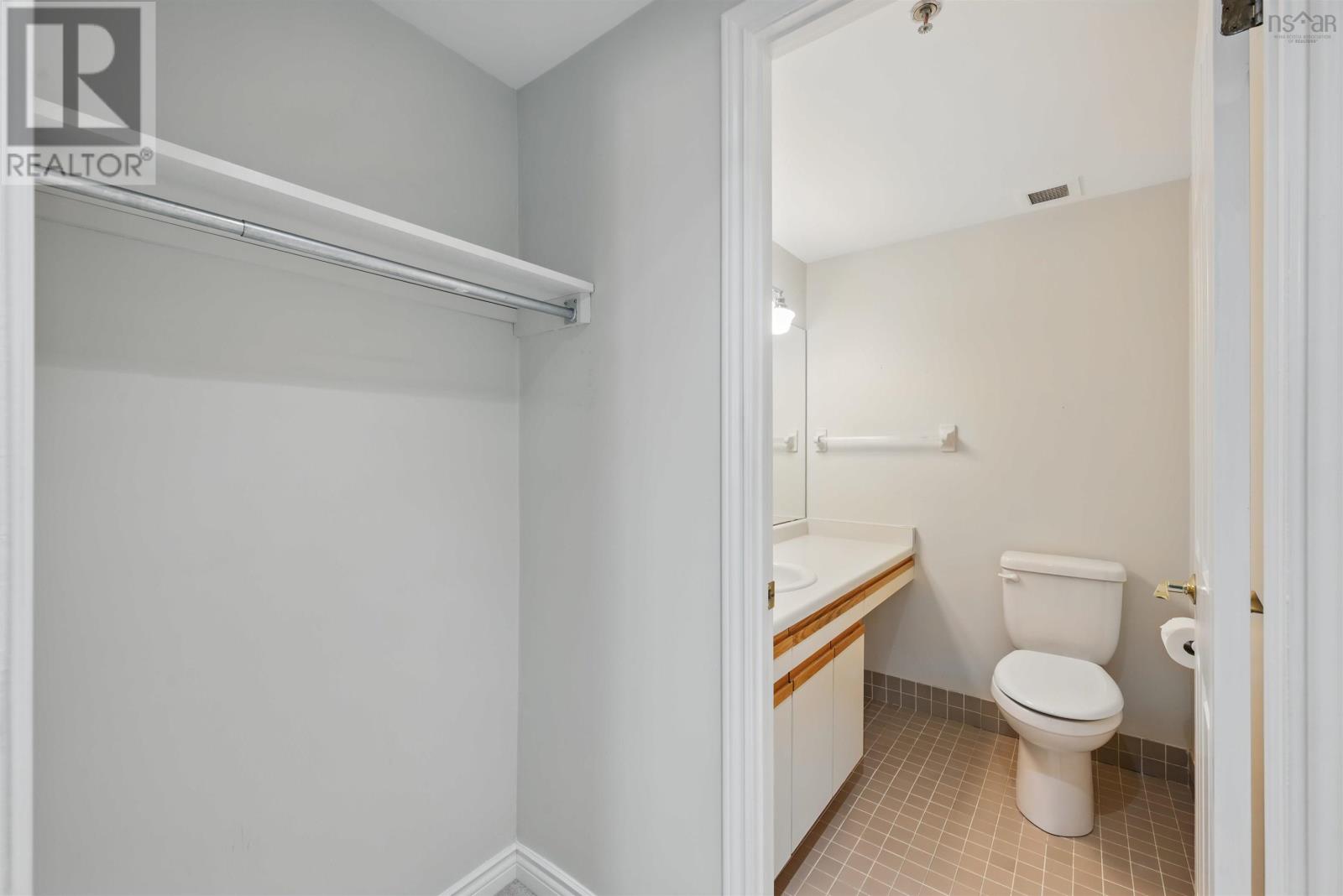 112 1350 Oxford Street Property Photo 42