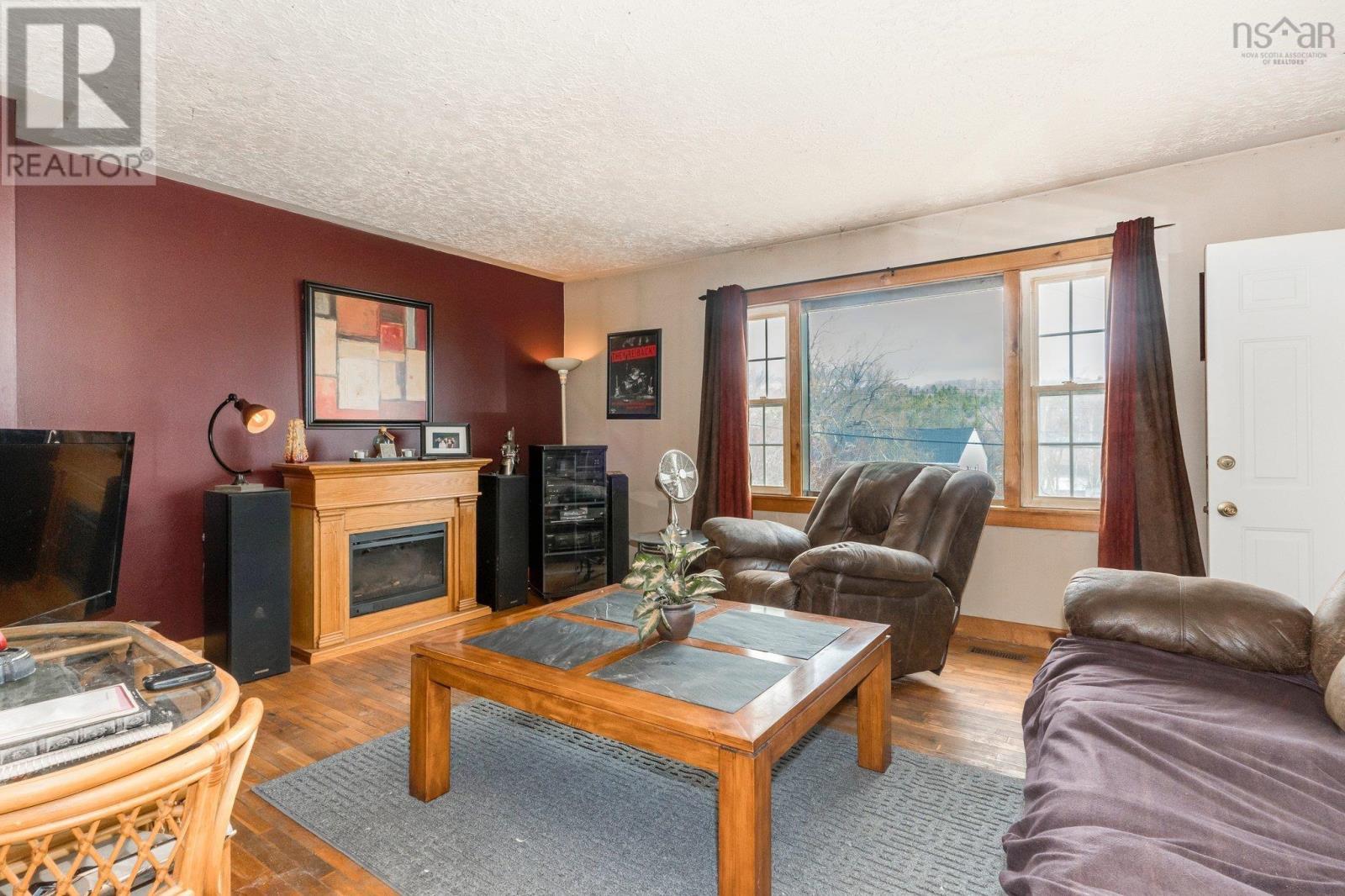 50 Raymond Street Property Photo 4