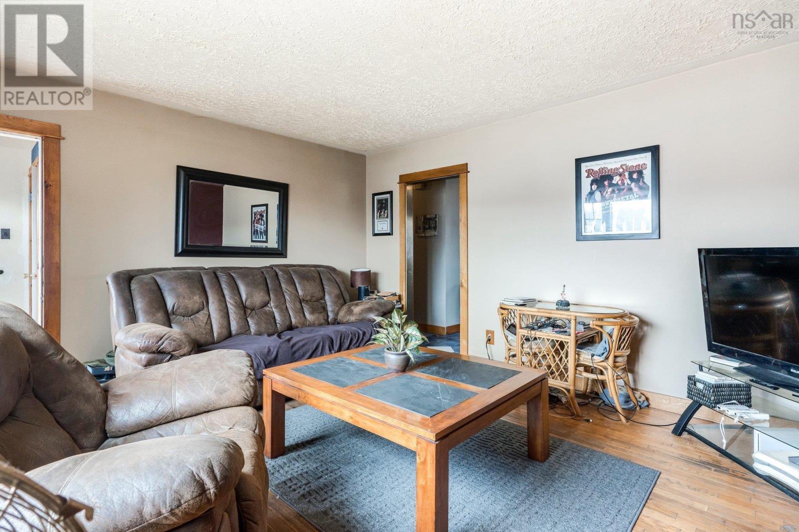 50 Raymond Street Property Photo 5