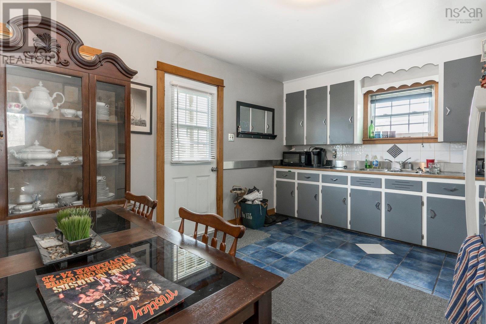 50 Raymond Street Property Photo 8