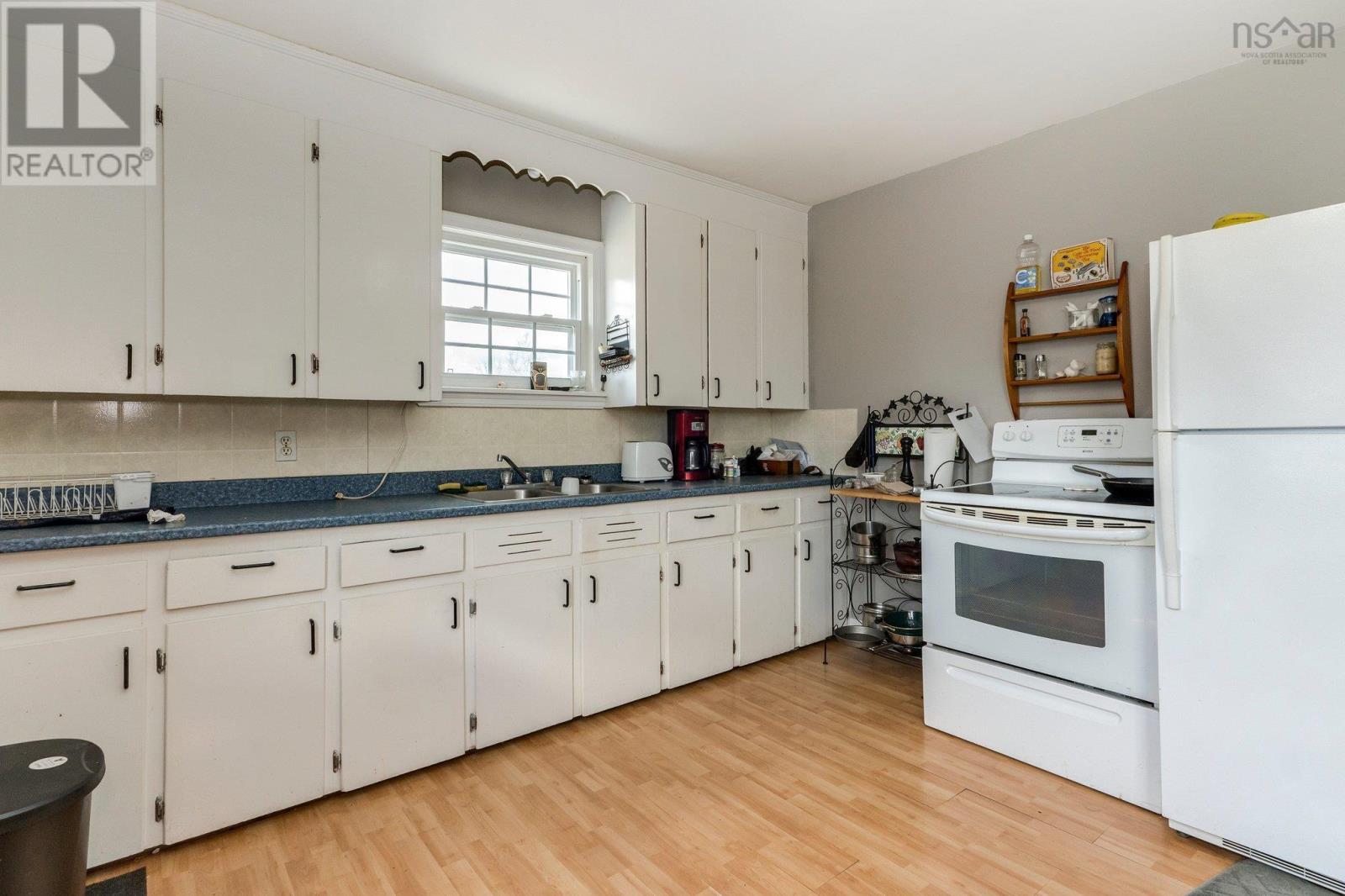 50 Raymond Street Property Photo 14