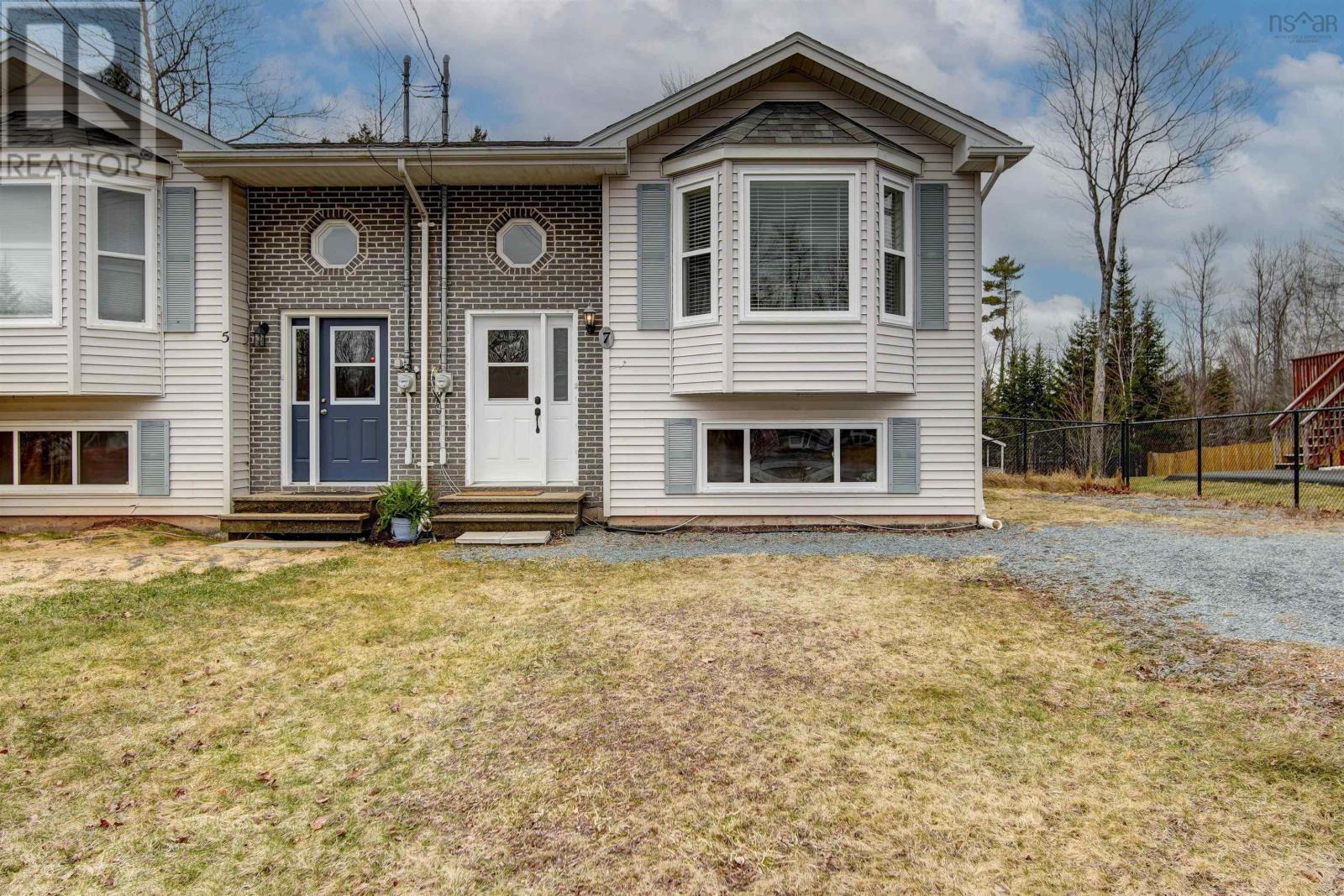 7 Hemlock Drive Property Photo 1