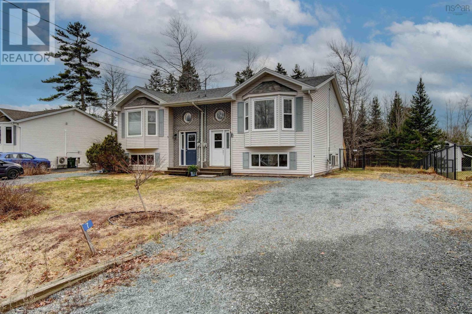 7 Hemlock Drive Property Photo 3