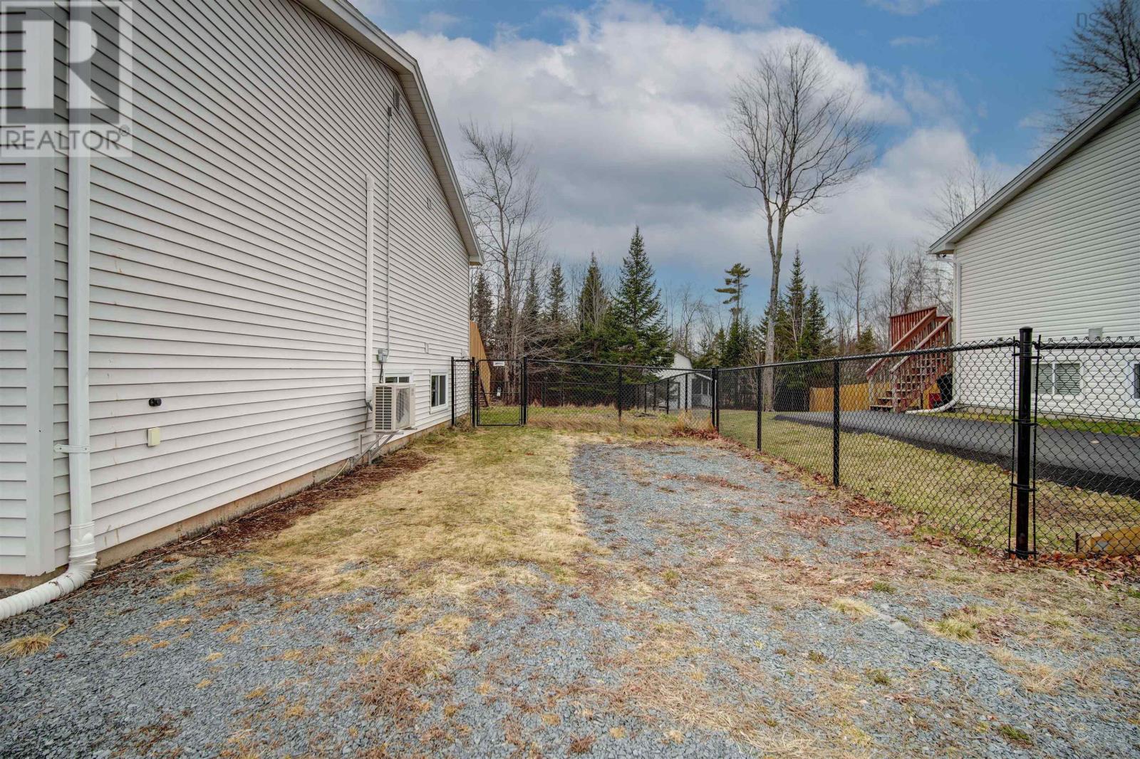 7 Hemlock Drive Property Photo 4