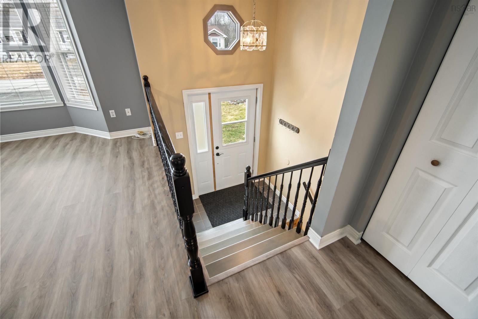 7 Hemlock Drive Property Photo 6