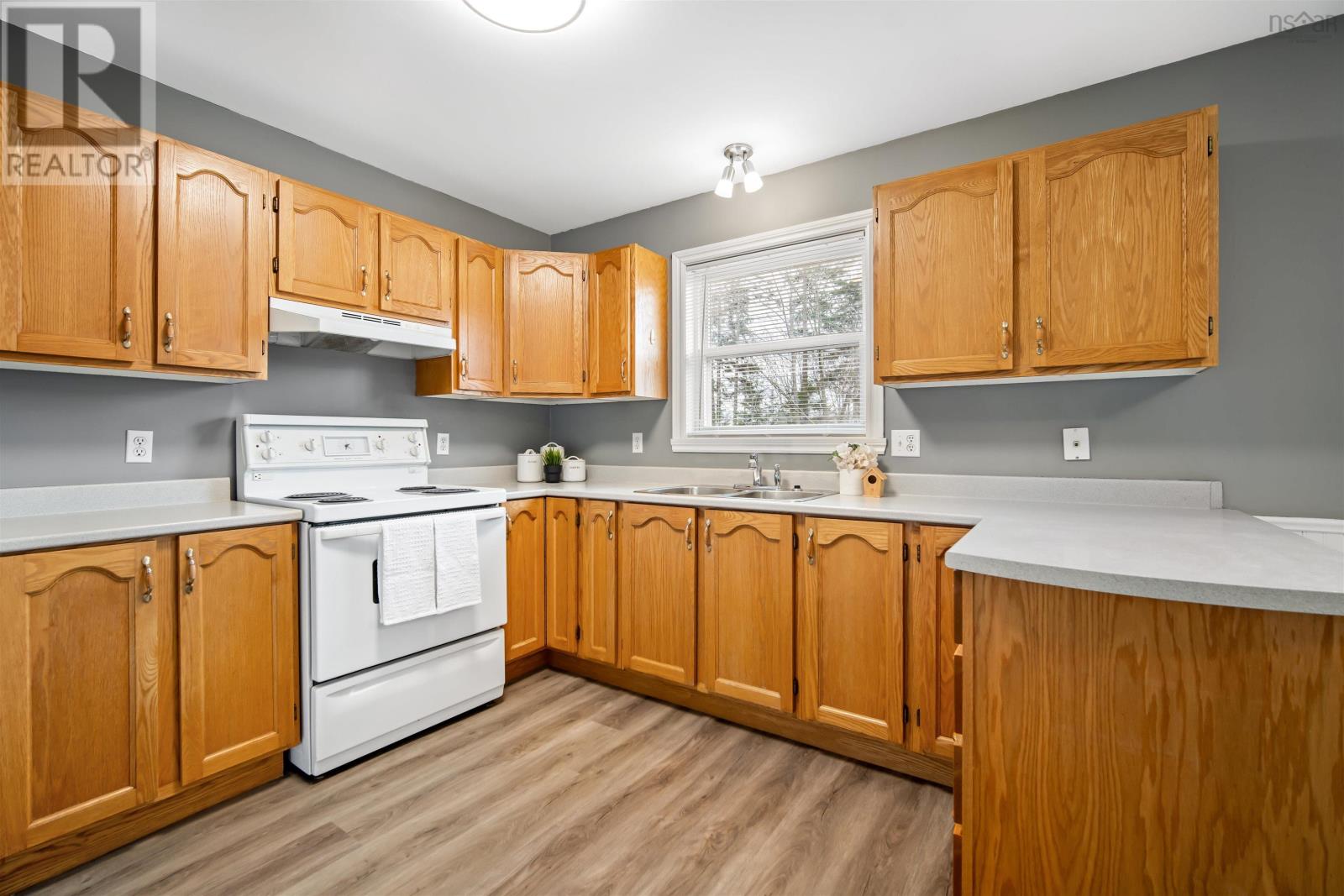 7 Hemlock Drive Property Photo 12
