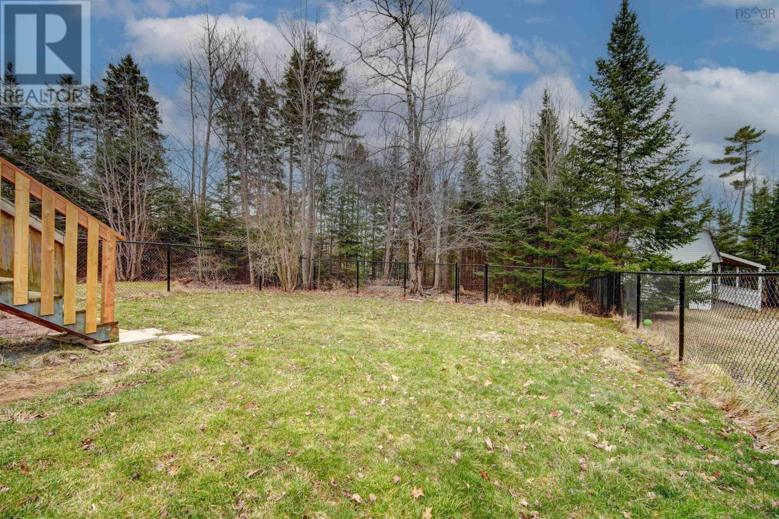7 Hemlock Drive Property Photo 32