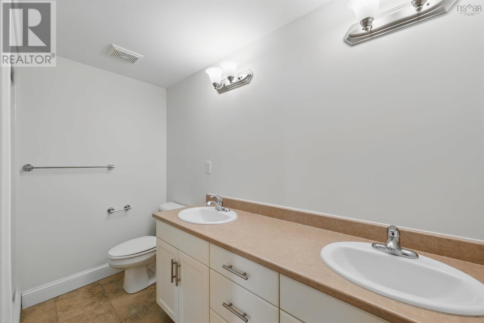 707 60 Walter Havill Drive Property Photo 23