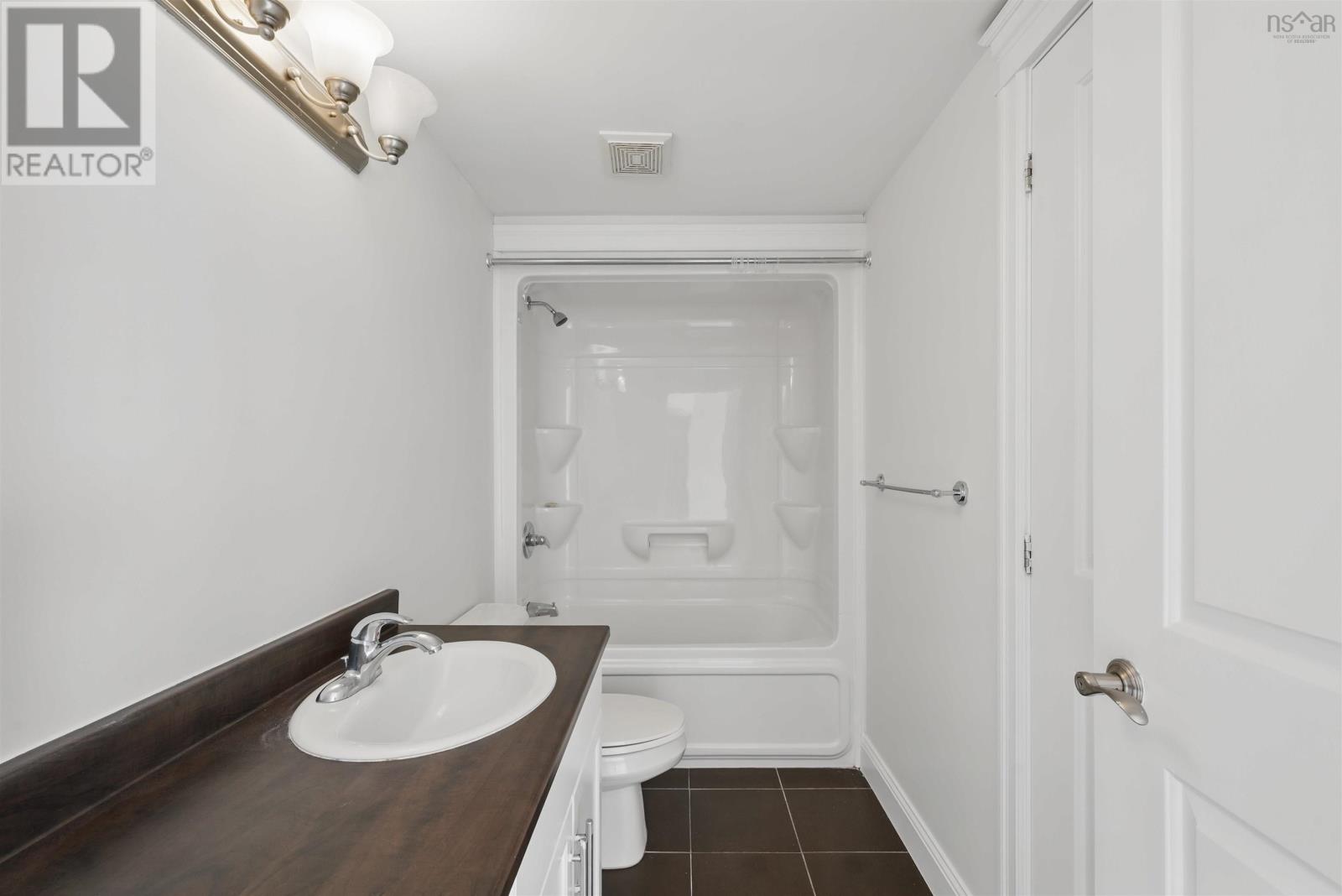 707 60 Walter Havill Drive Property Photo 26