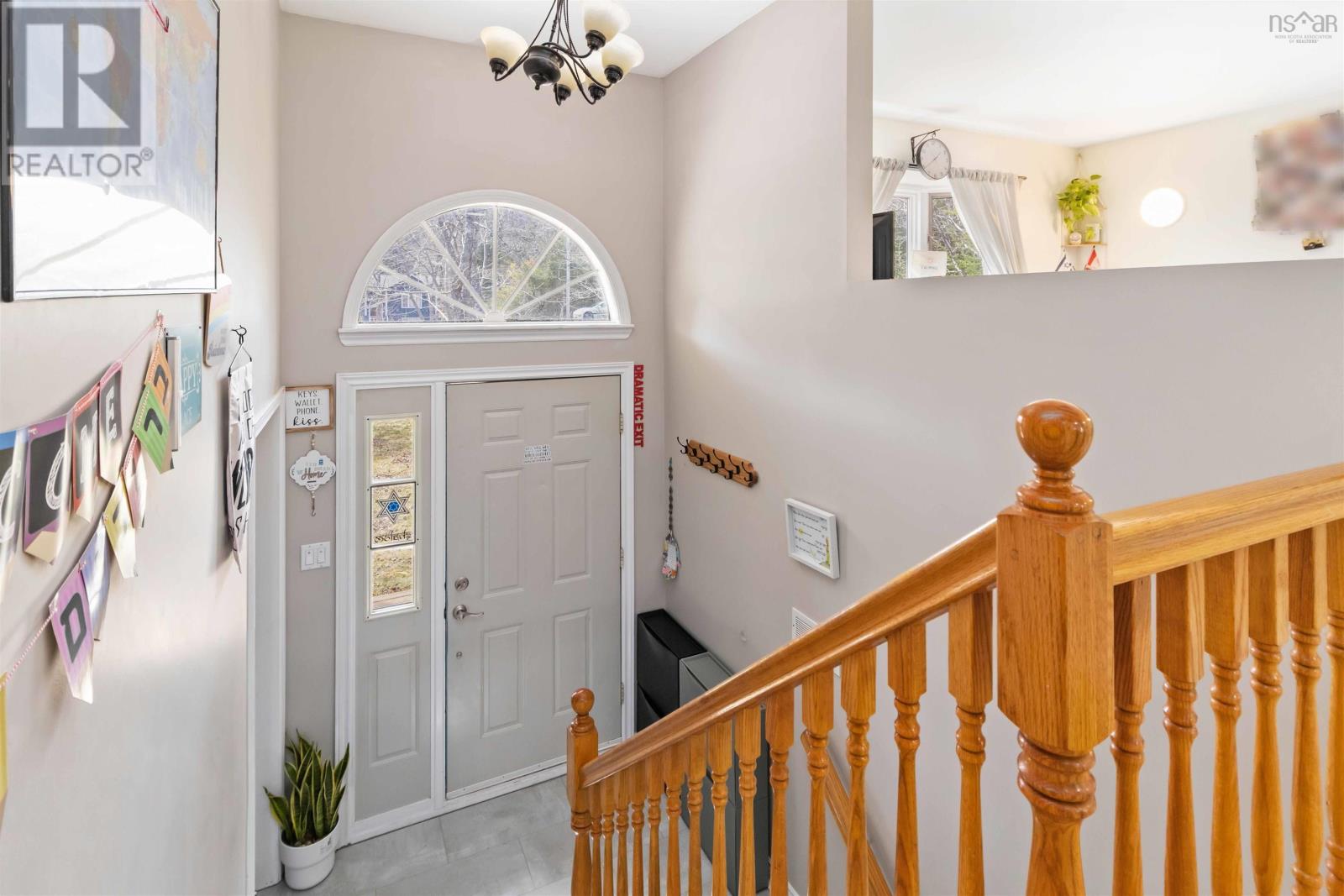 45 Rockcliffe Crescent Property Photo 5
