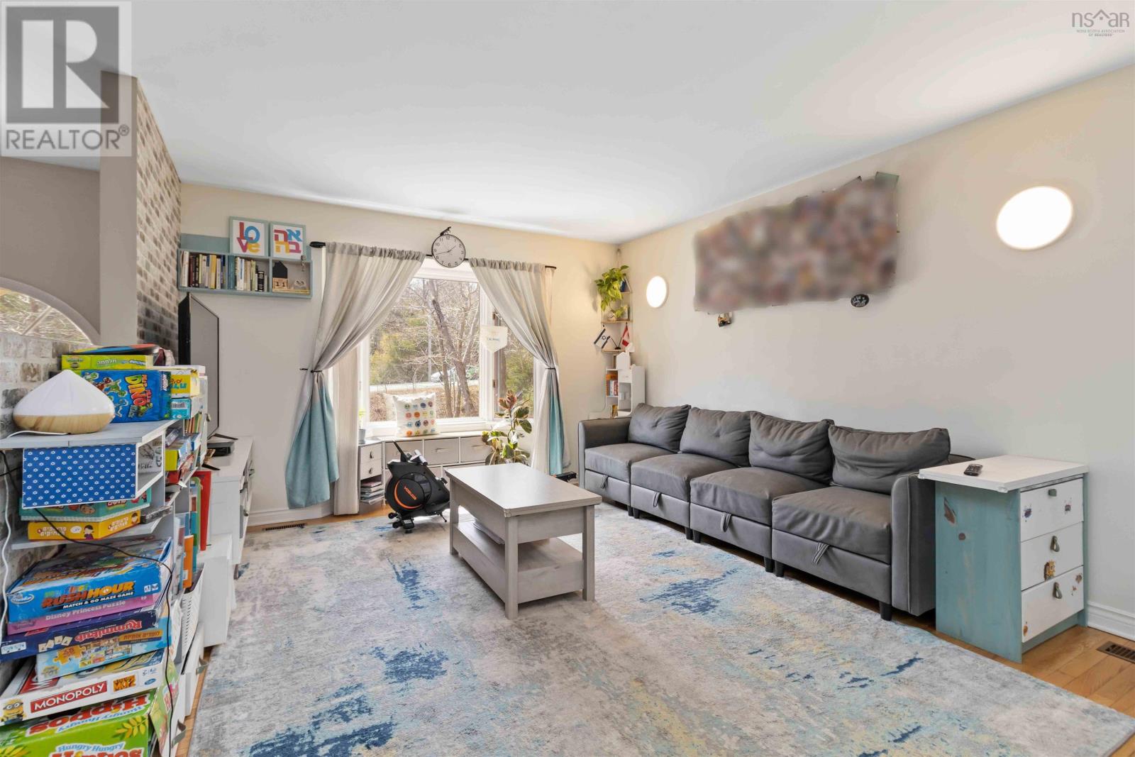 45 Rockcliffe Crescent Property Photo 6