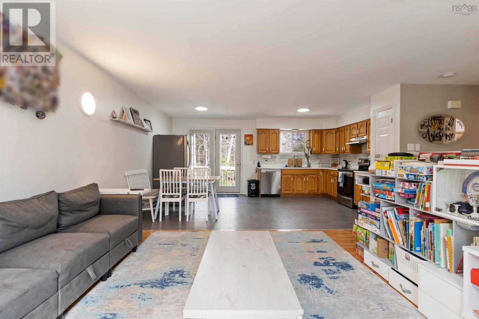 45 Rockcliffe Crescent Property Photo 9