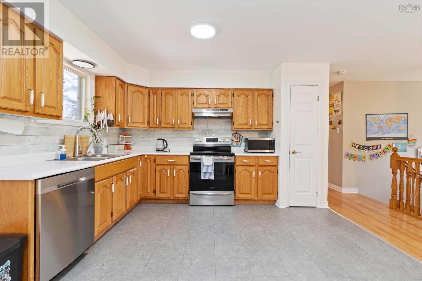 45 Rockcliffe Crescent Property Photo 15