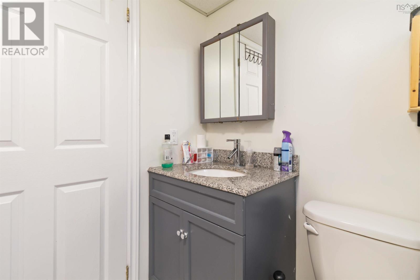 45 Rockcliffe Crescent Property Photo 18