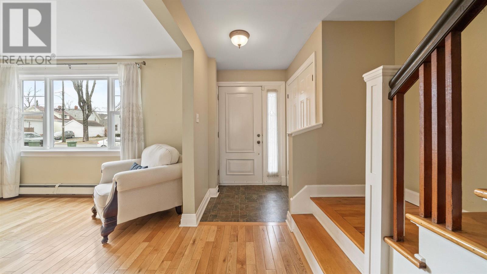 6188 Windsor Terrace Property Photo 4