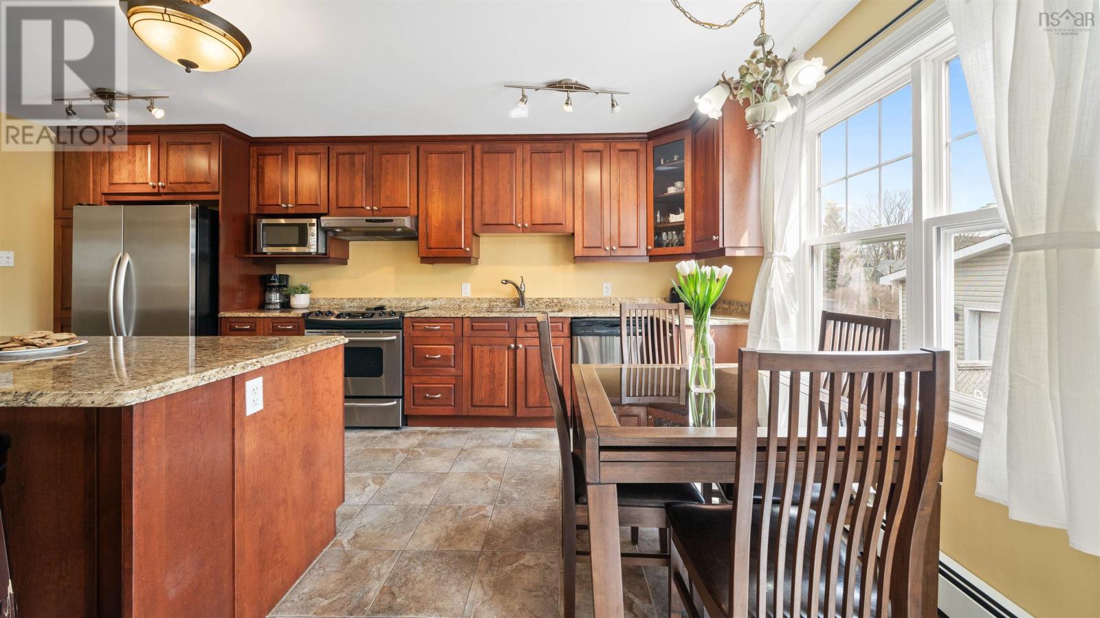 6188 Windsor Terrace Property Photo 14