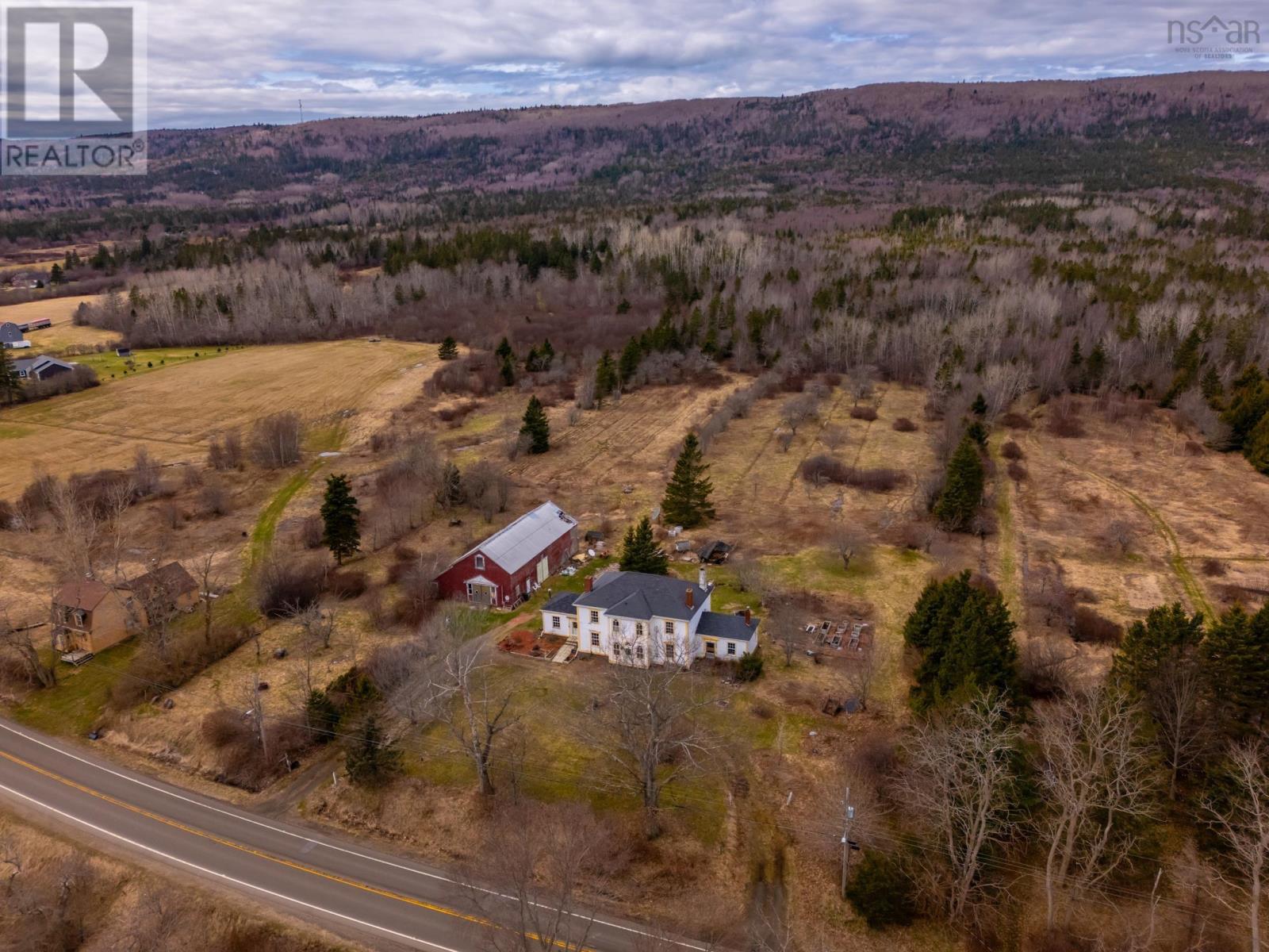 6765 Highway 1 Property Photo 4