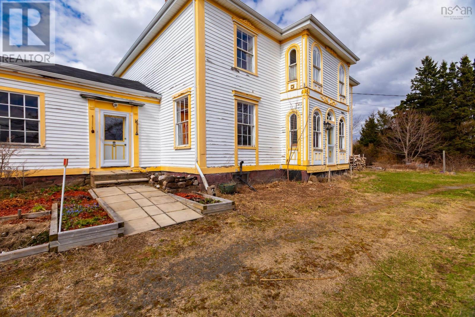 6765 Highway 1 Property Photo 10