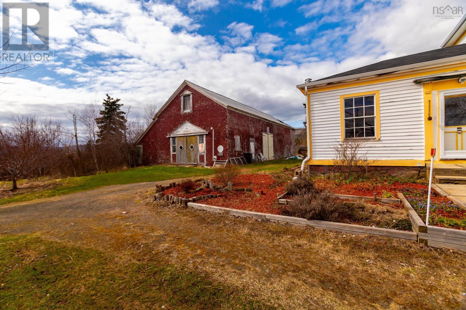 6765 Highway 1 Property Photo 11