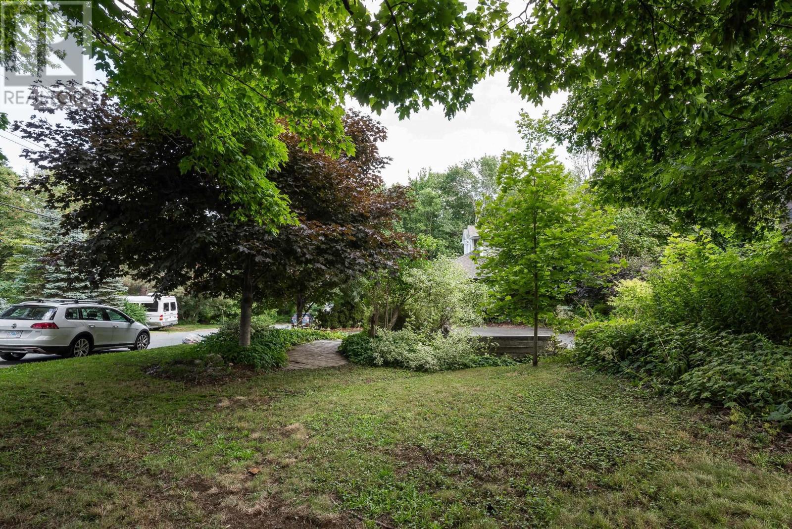 Unit 10 B-2 Crichton Avenue Property Photo 5