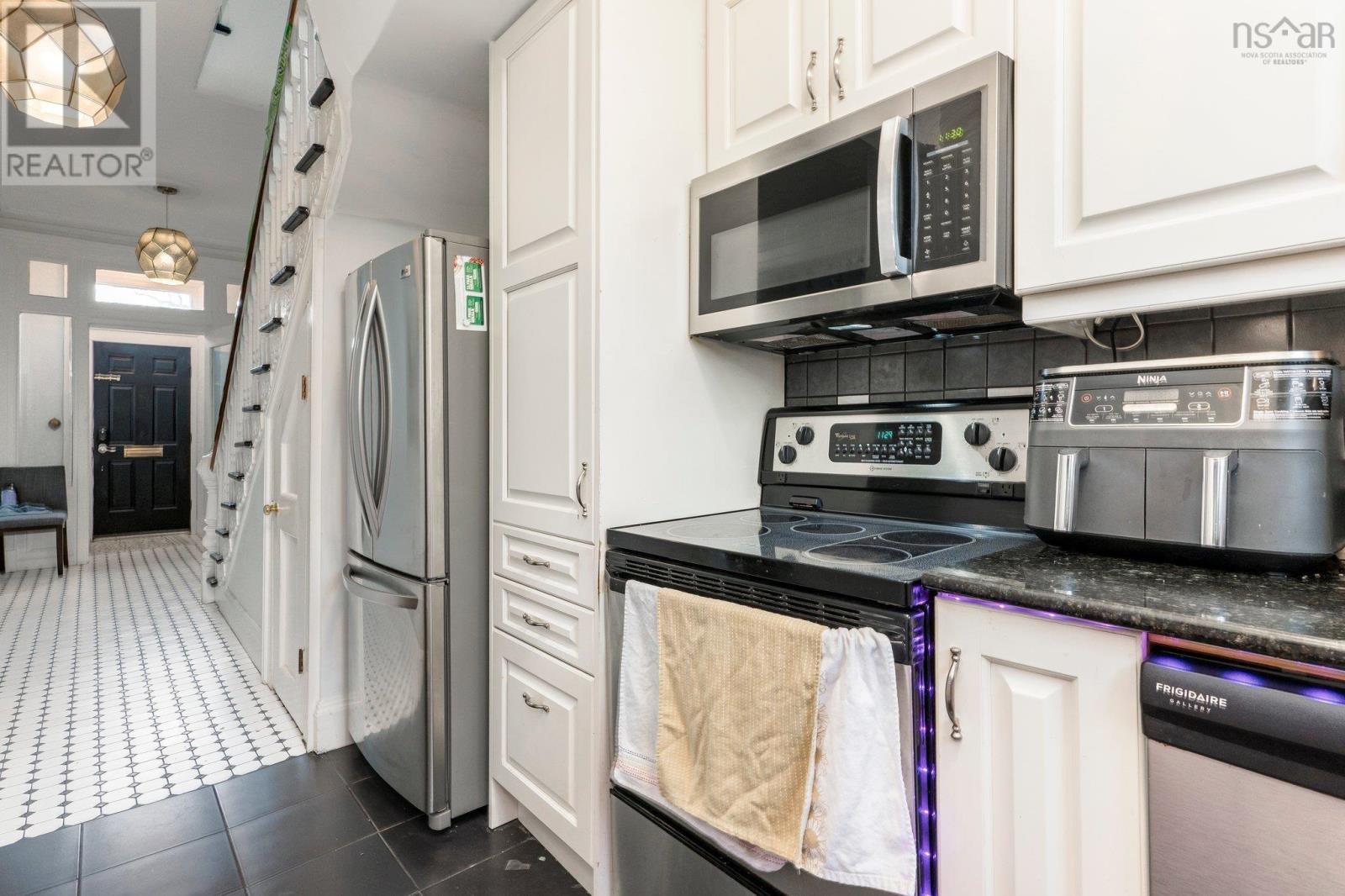 1056 Bland Street Property Photo 7