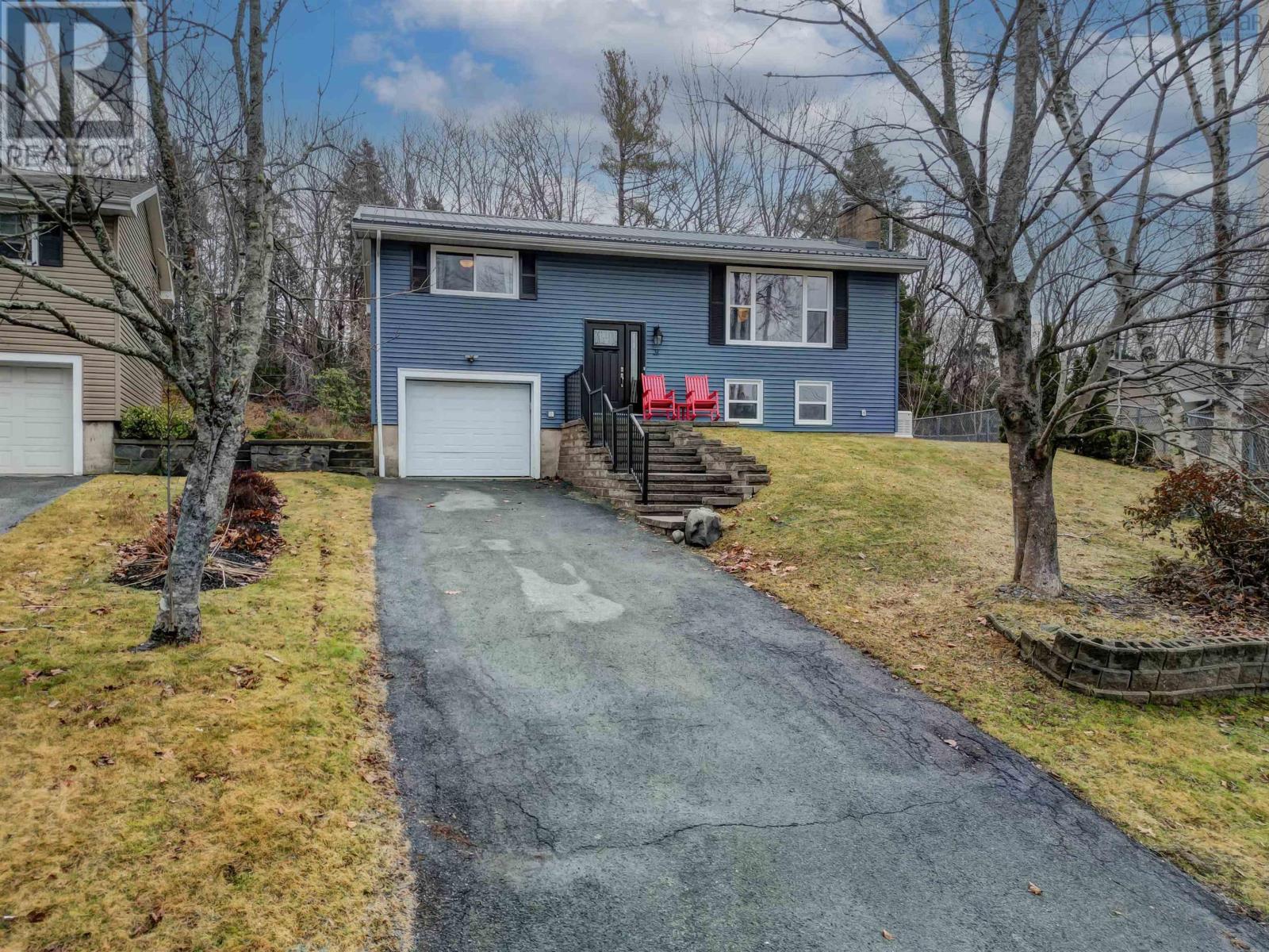 31 Oakmount Drive Property Photo 2