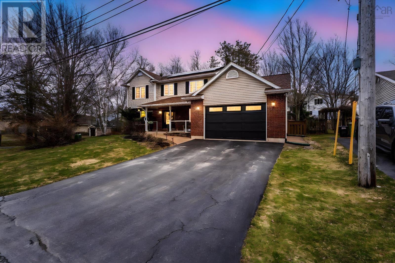 17 Pineview Crescent Property Photo 2