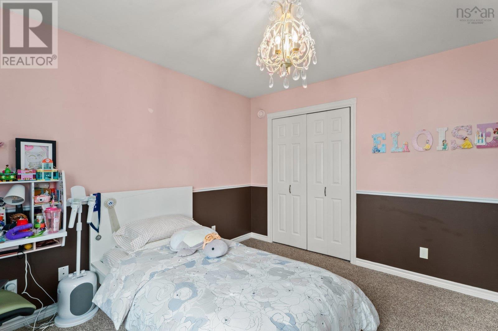 17 Pineview Crescent Property Photo 25