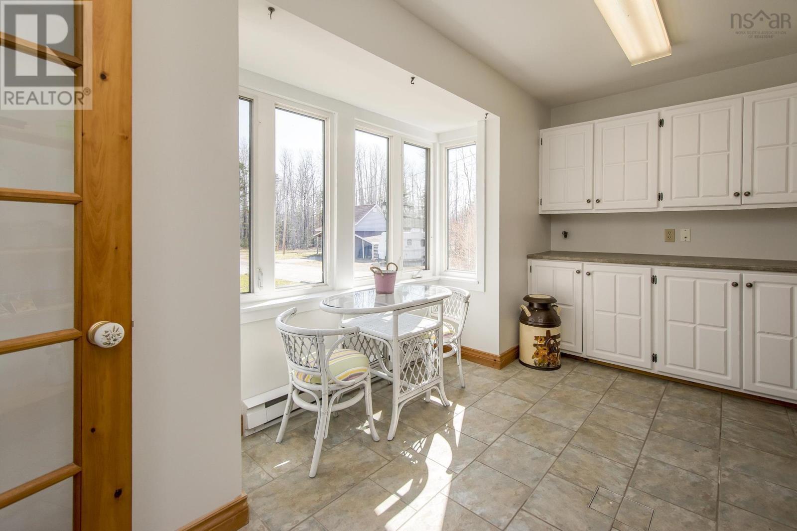 33 Hall Road S Property Photo 5