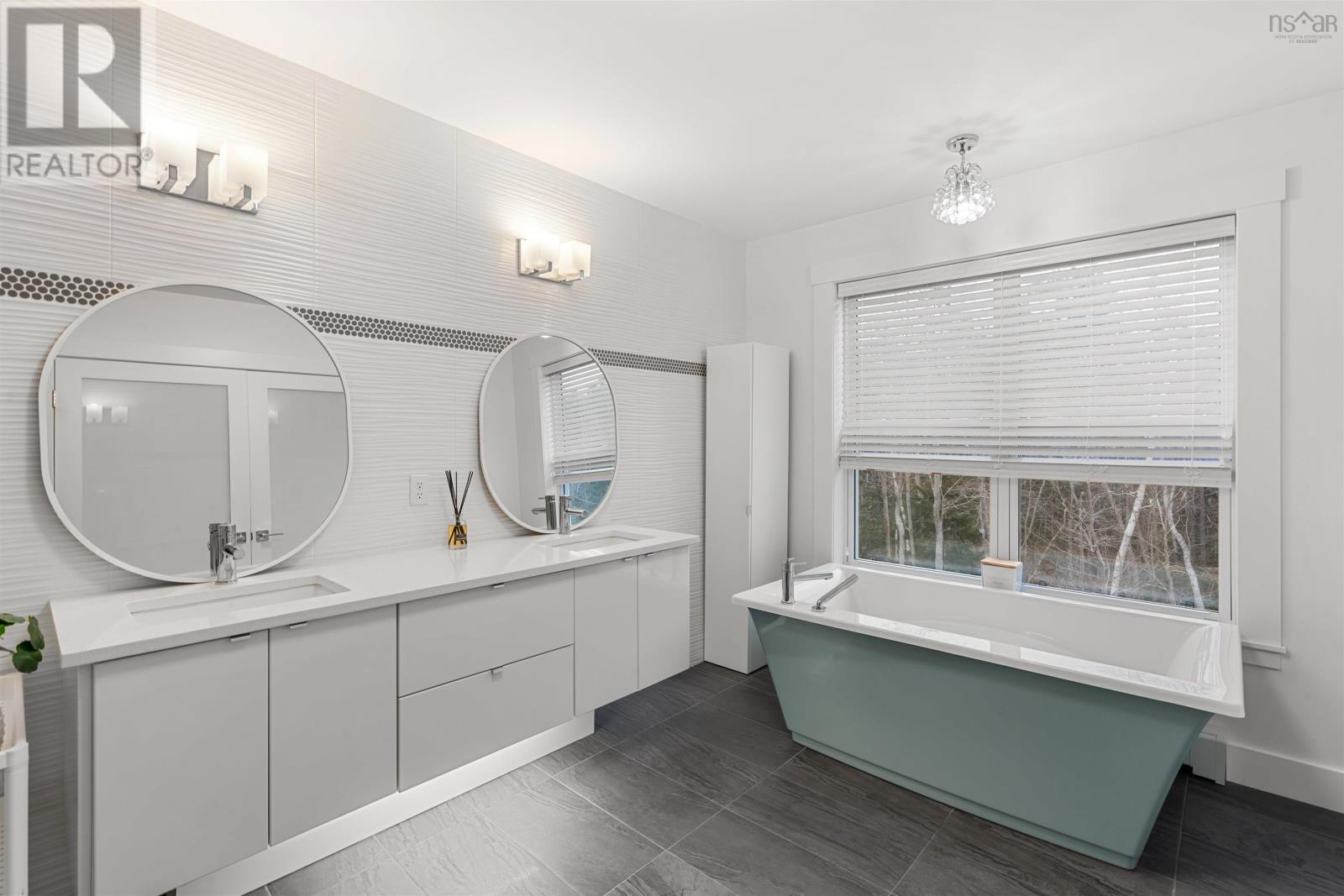 186 Amesbury Gate Property Photo 32