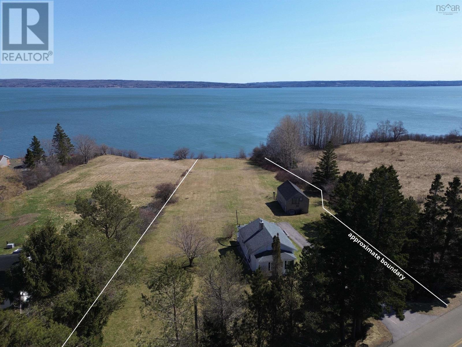 1692 Granville Road Property Photo 2