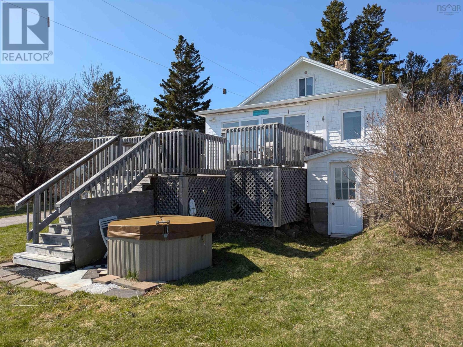 1692 Granville Road Property Photo 4