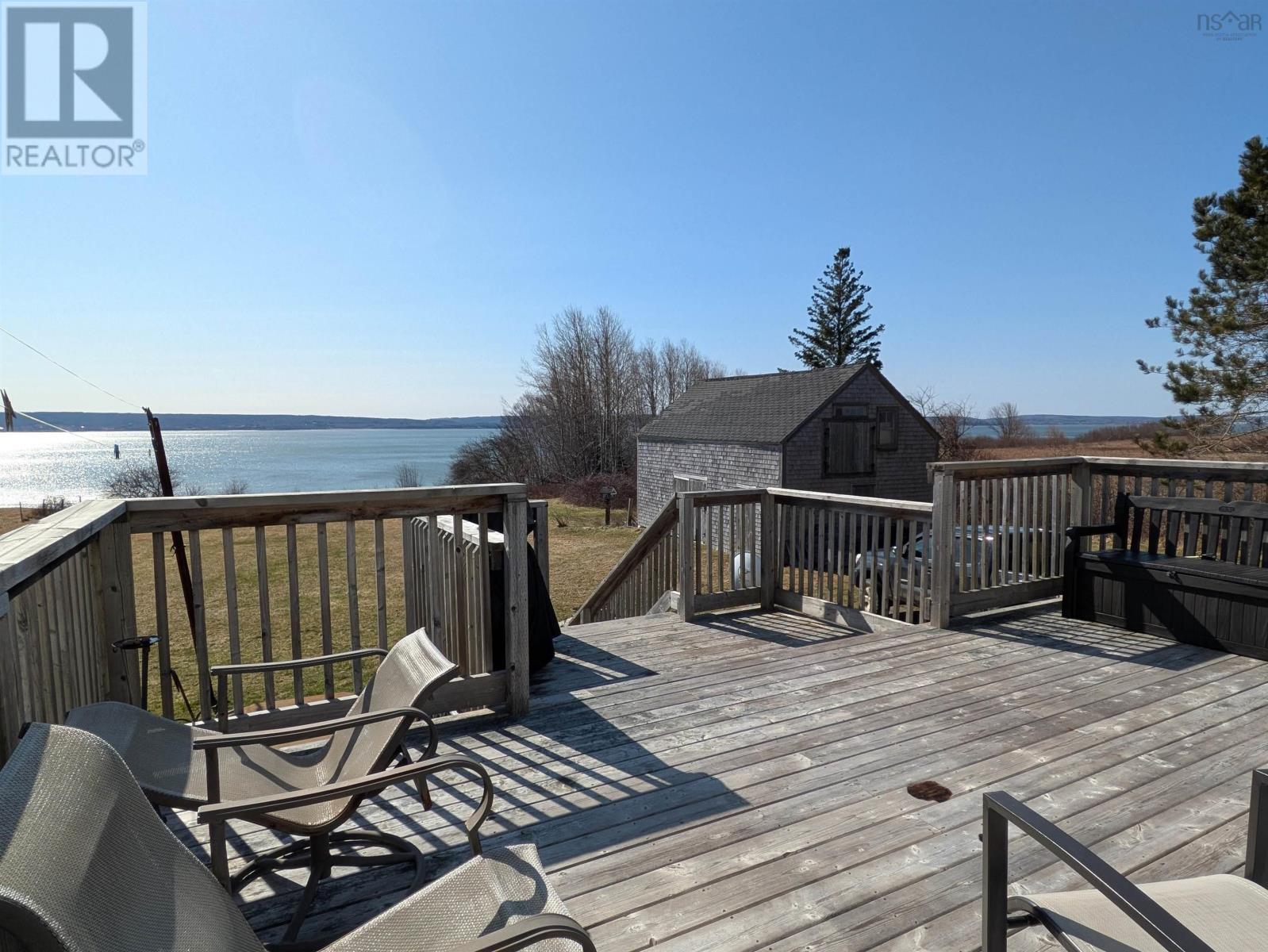 1692 Granville Road Property Photo 7