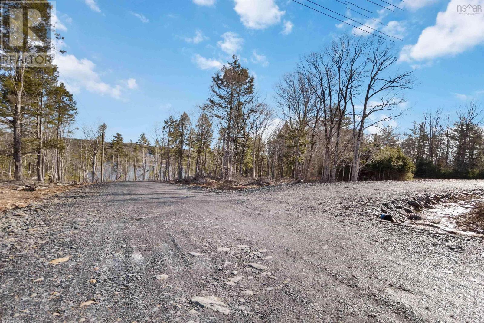 Unit 17 Sweetland Road Property Photo 3