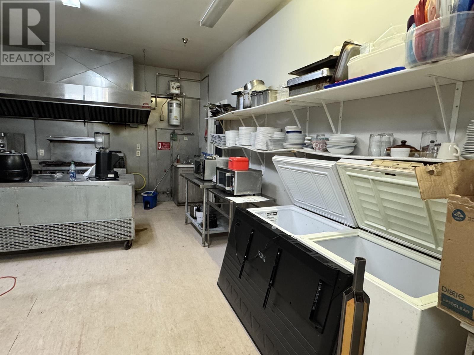 195 Commercial Street Property Photo 10