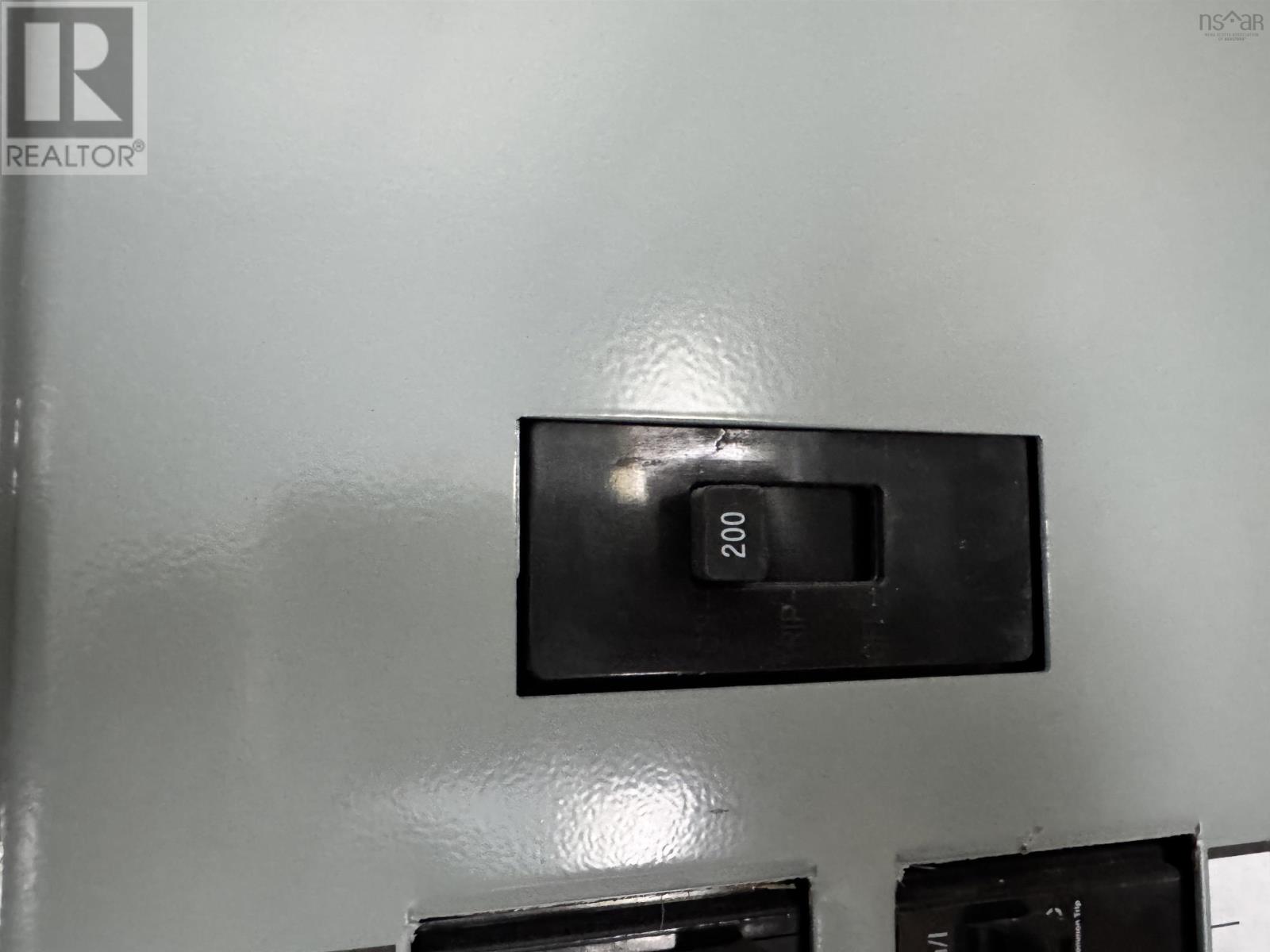 195 Commercial Street Property Photo 16
