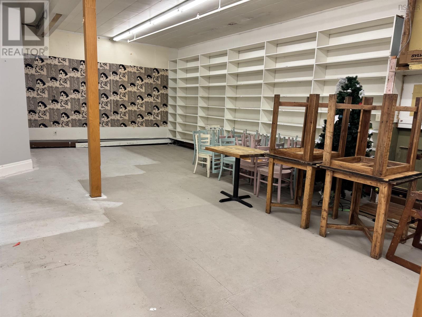 195 Commercial Street Property Photo 19