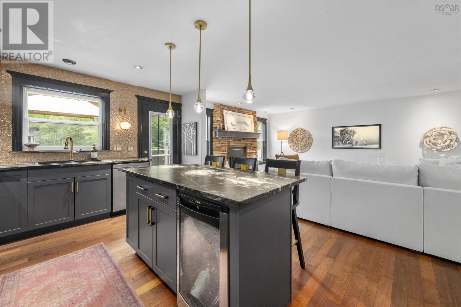 390 Gleneagles Drive Property Photo 15