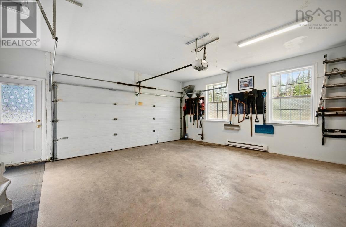 390 Gleneagles Drive Property Photo 36