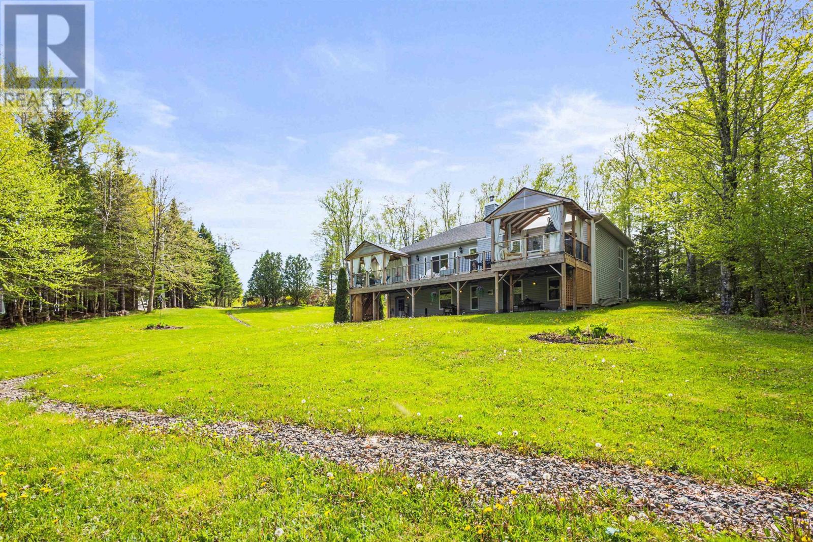 390 Gleneagles Drive Property Photo 42